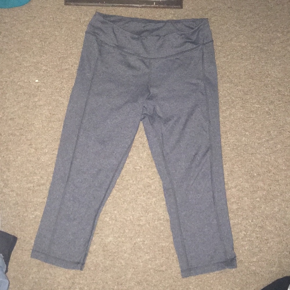 Cropped athletic leggings